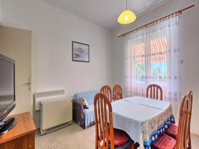 Apartment Lucija - Three Bedroom Apartment with Balcony